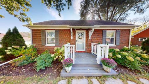 140 6th Street SE, Glenville, MN 56036