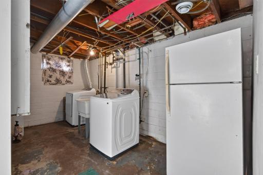 4822 Bryant Avenue N, Minneapolis, MN 55430
