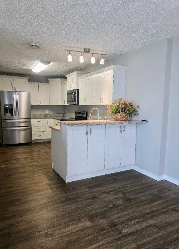 Kitchen13.jpg