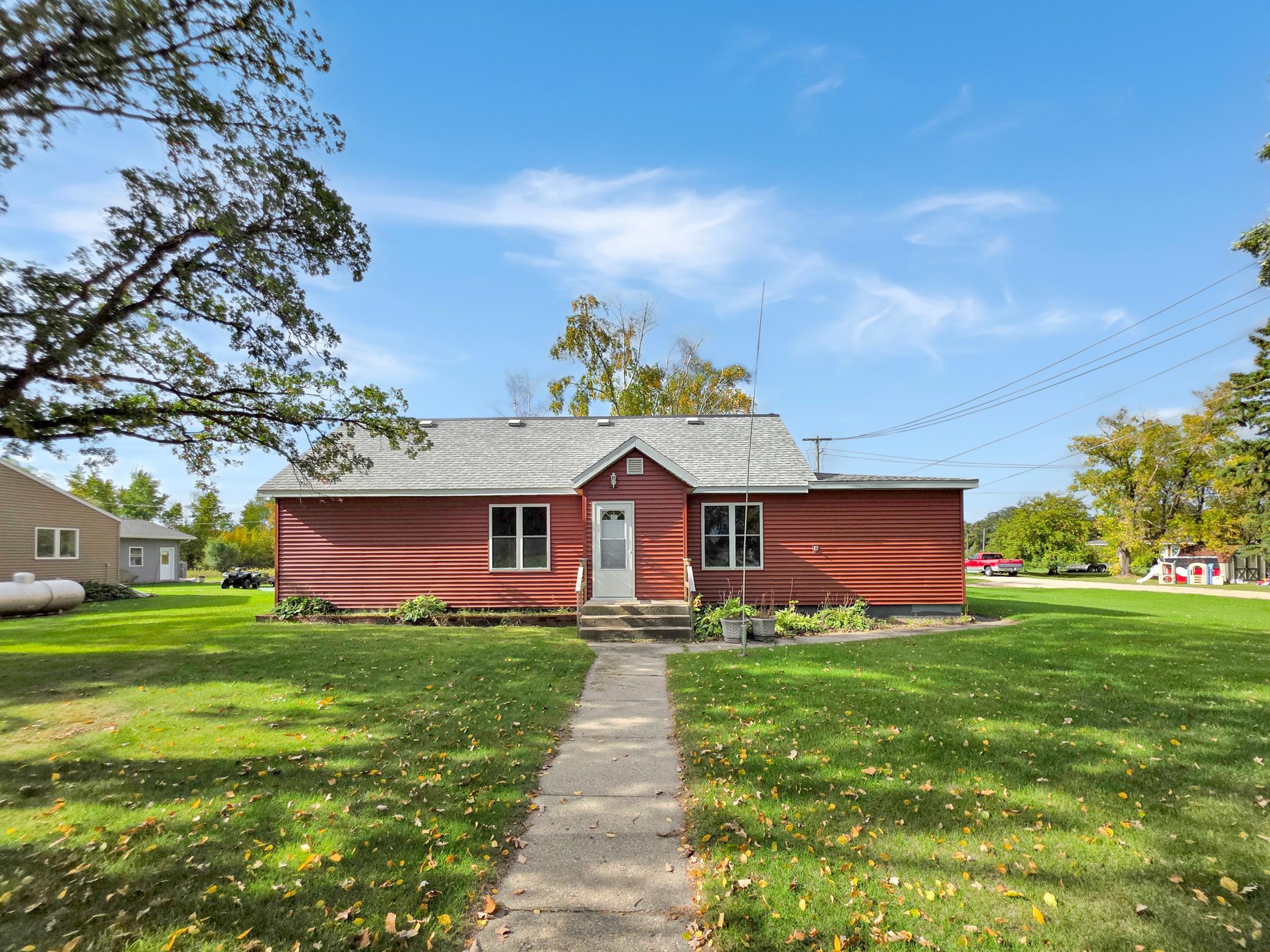 601 1st Street S, Karlstad, MN 56732