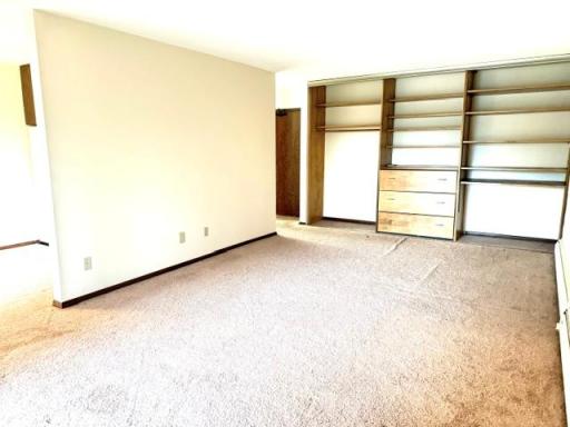 4101 Parklawn Avenue, 331, Edina, MN 55435