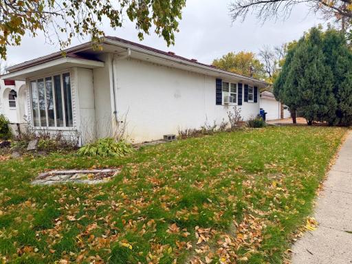 1502 Elm Street N, Fargo, ND 58102