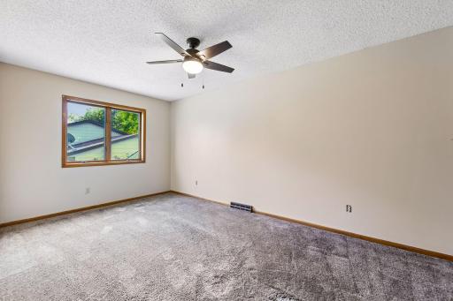 2621 Emerald Lane, Shakopee, MN 55379