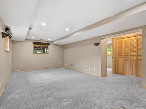 5393 Flagstaff Circle SE, Prior Lake, MN 55372