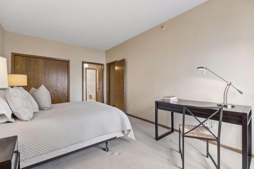 1235 Yale Place, 908, Minneapolis, MN 55403