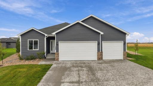7386 28th Street S, Fargo, ND 58104