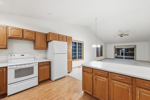 324 Valley View Drive SE, Willmar, MN 56201
