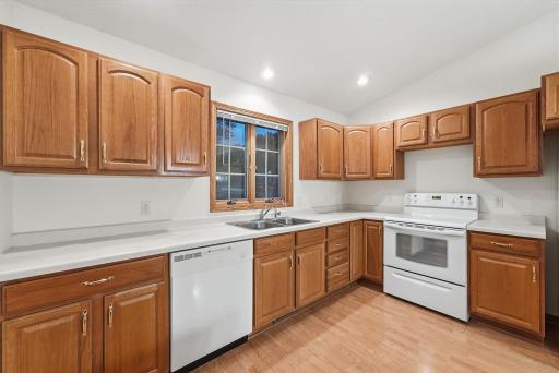 324 Valley View Drive SE, Willmar, MN 56201