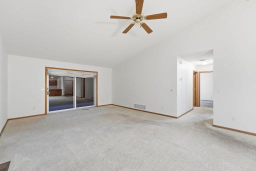324 Valley View Drive SE, Willmar, MN 56201