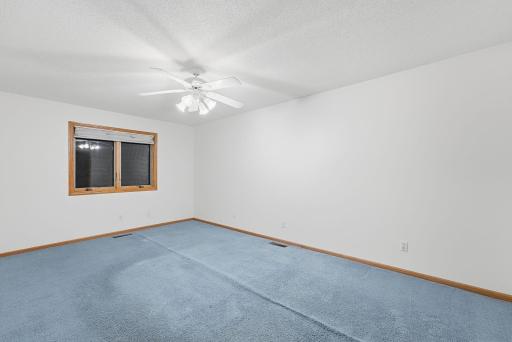 324 Valley View Drive SE, Willmar, MN 56201