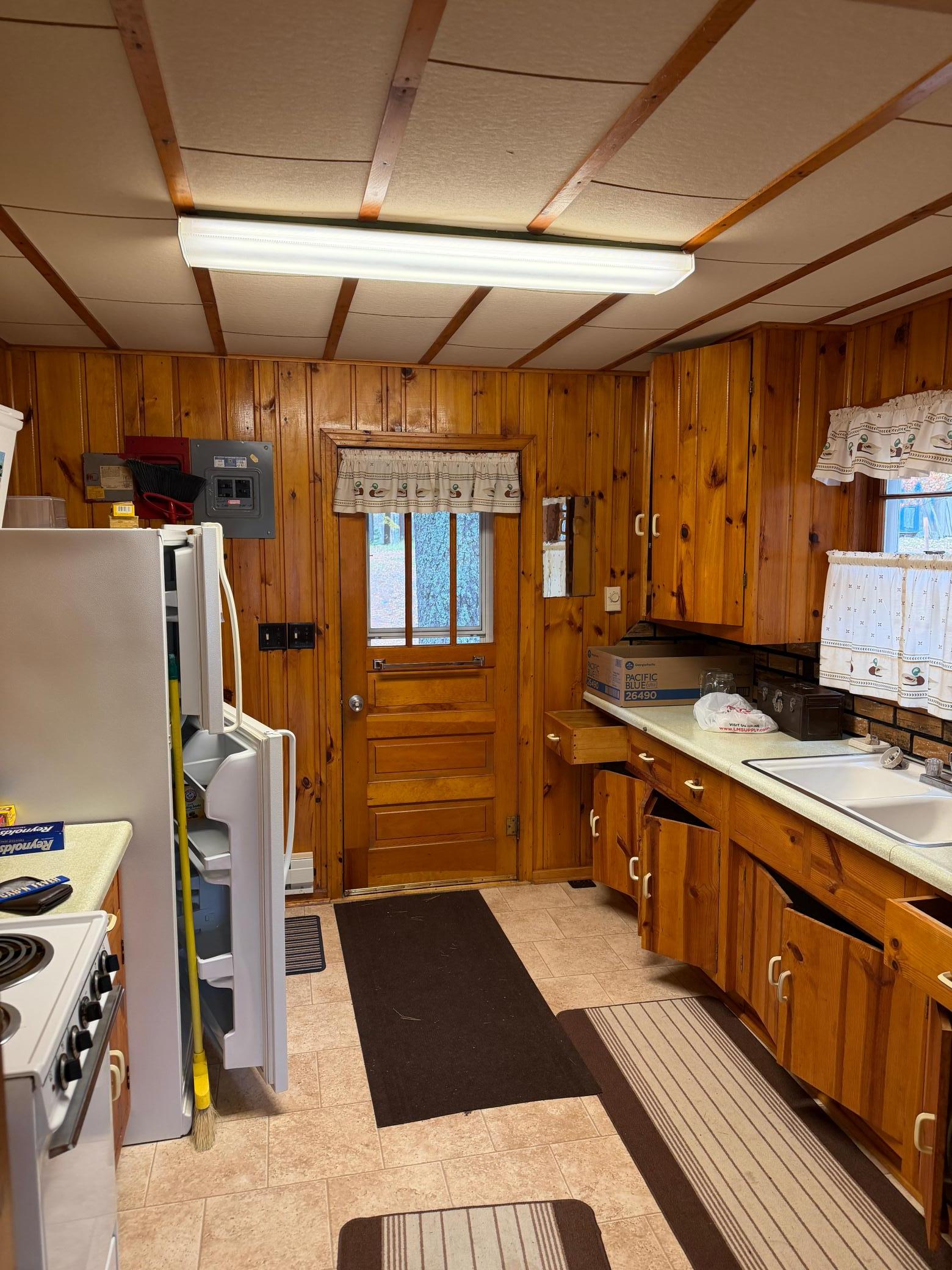 Entry into Kitchen