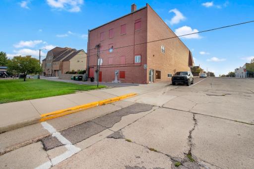 301 Downtown Plaza, Fairmont, MN 56031