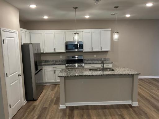 1577 100th Avenue NW, Coon Rapids, MN 55433