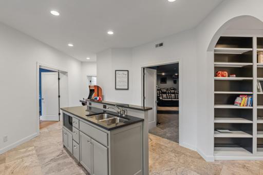 5966 Blackberry Trail E, Inver Grove Heights, MN 55076