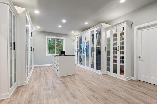5966 Blackberry Trail E, Inver Grove Heights, MN 55076