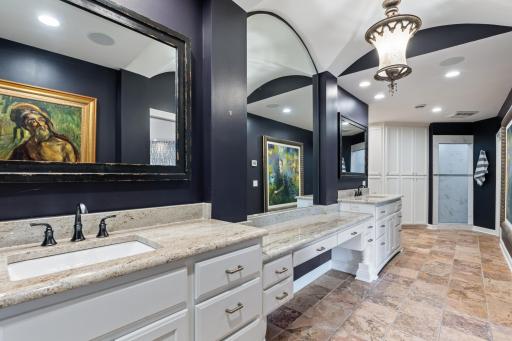 5966 Blackberry Trail E, Inver Grove Heights, MN 55076
