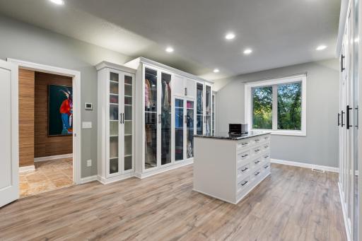 5966 Blackberry Trail E, Inver Grove Heights, MN 55076