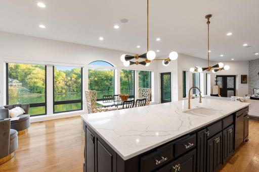 5966 Blackberry Trail E, Inver Grove Heights, MN 55076