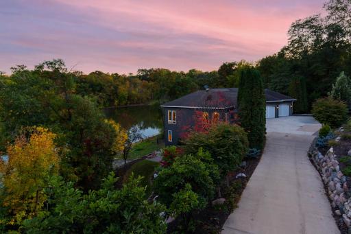 5966 Blackberry Trail E, Inver Grove Heights, MN 55076