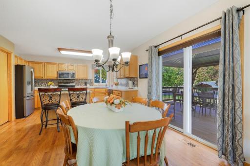 Good sized dining area provides plenty of dining space for the whole family.