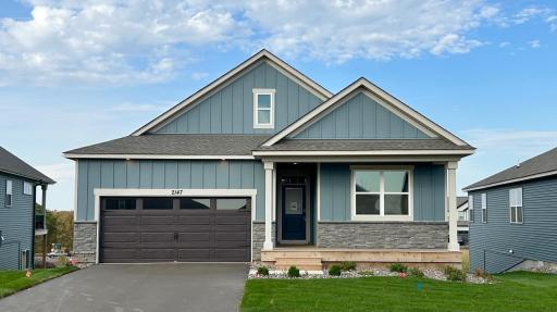 Welcome to the Clifton! Move-in ready home providing main-level living+ an unfinished, walkout basement. HOA maintained lawn and snow removal. Conveniently located in Shakopee's Bluff View community.