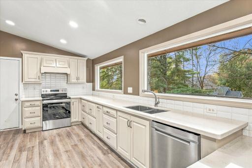 651 Sunset Lane N, Cambridge, MN 55008