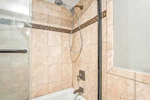 651 Sunset Lane N, Cambridge, MN 55008