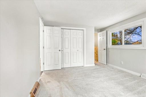 651 Sunset Lane N, Cambridge, MN 55008