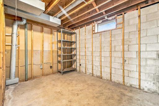 651 Sunset Lane N, Cambridge, MN 55008