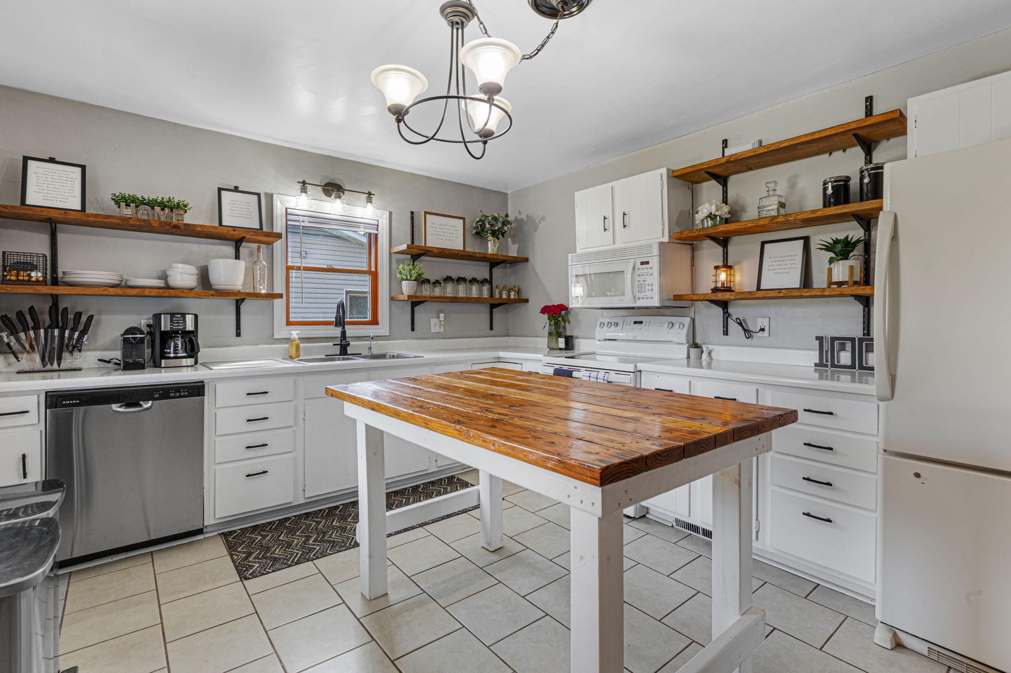 18-web-or-mls-18 Kitchen.jpg