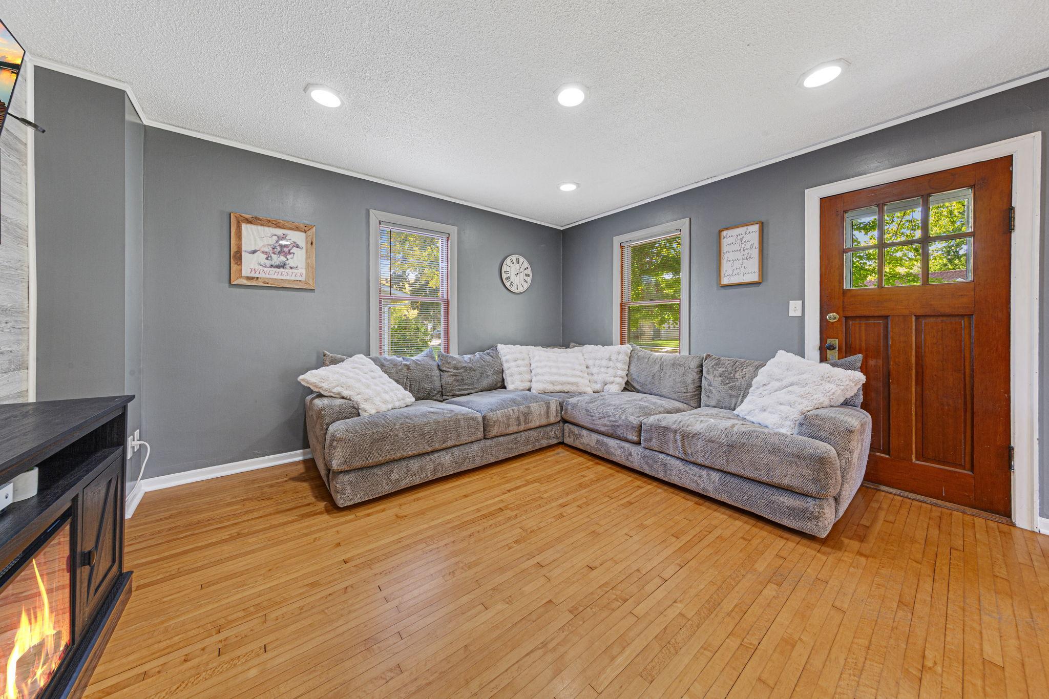11-web-or-mls-11 Living.jpg