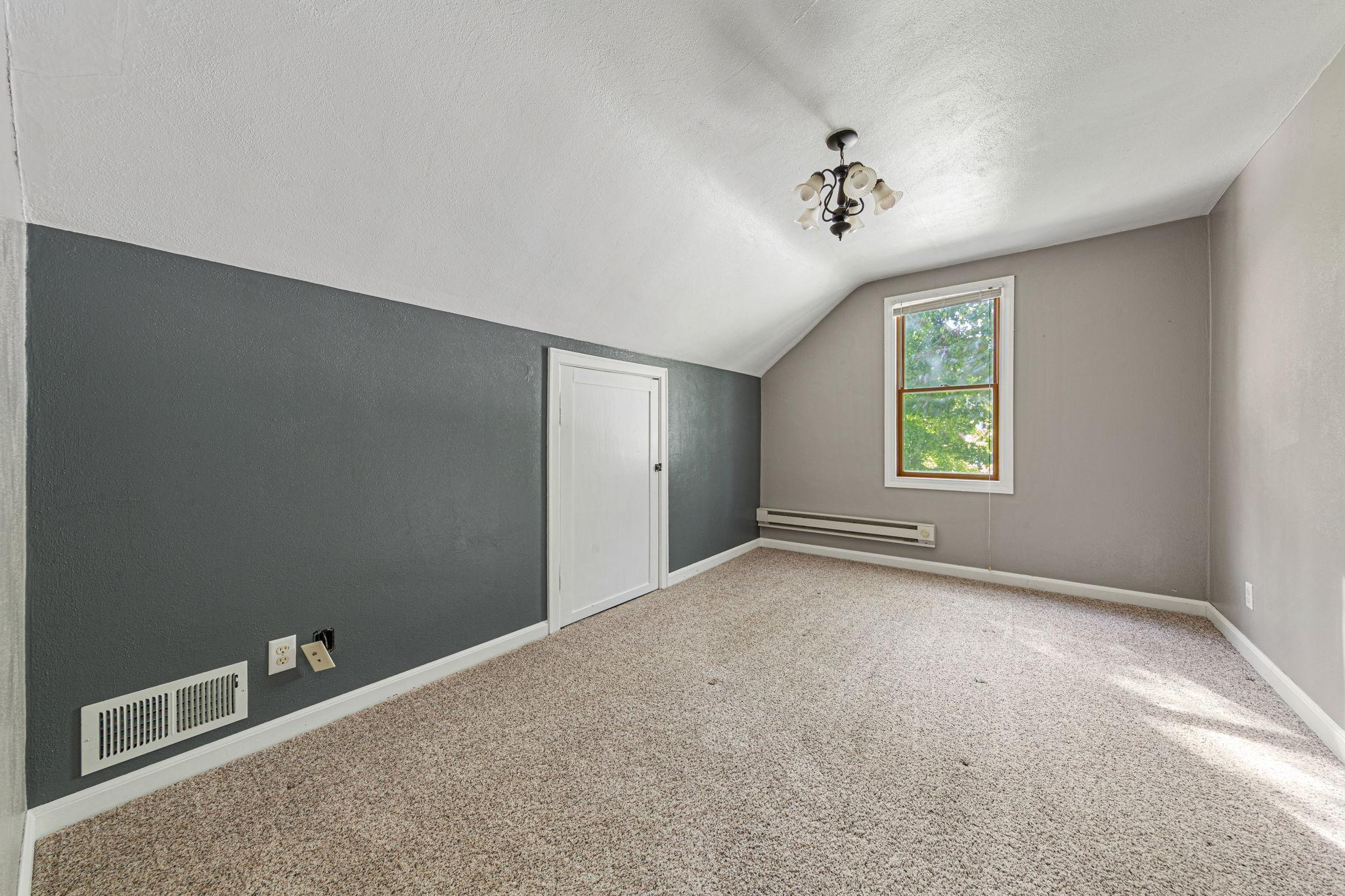 32-web-or-mls-32 Bedroom 4.jpg