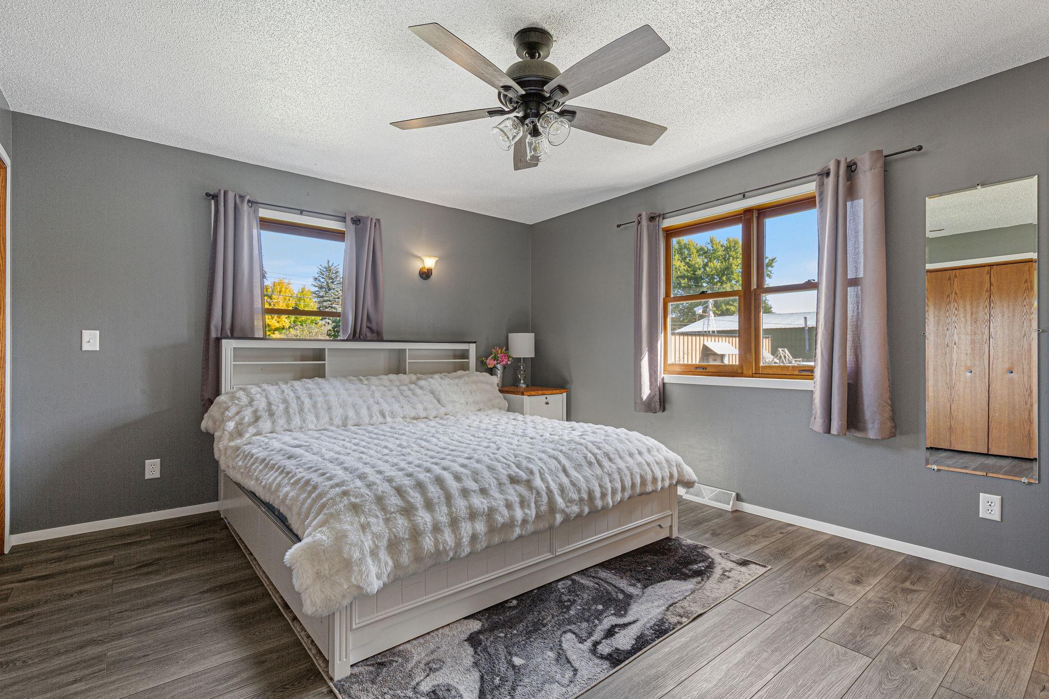 25-web-or-mls-25 Main bedroom.jpg