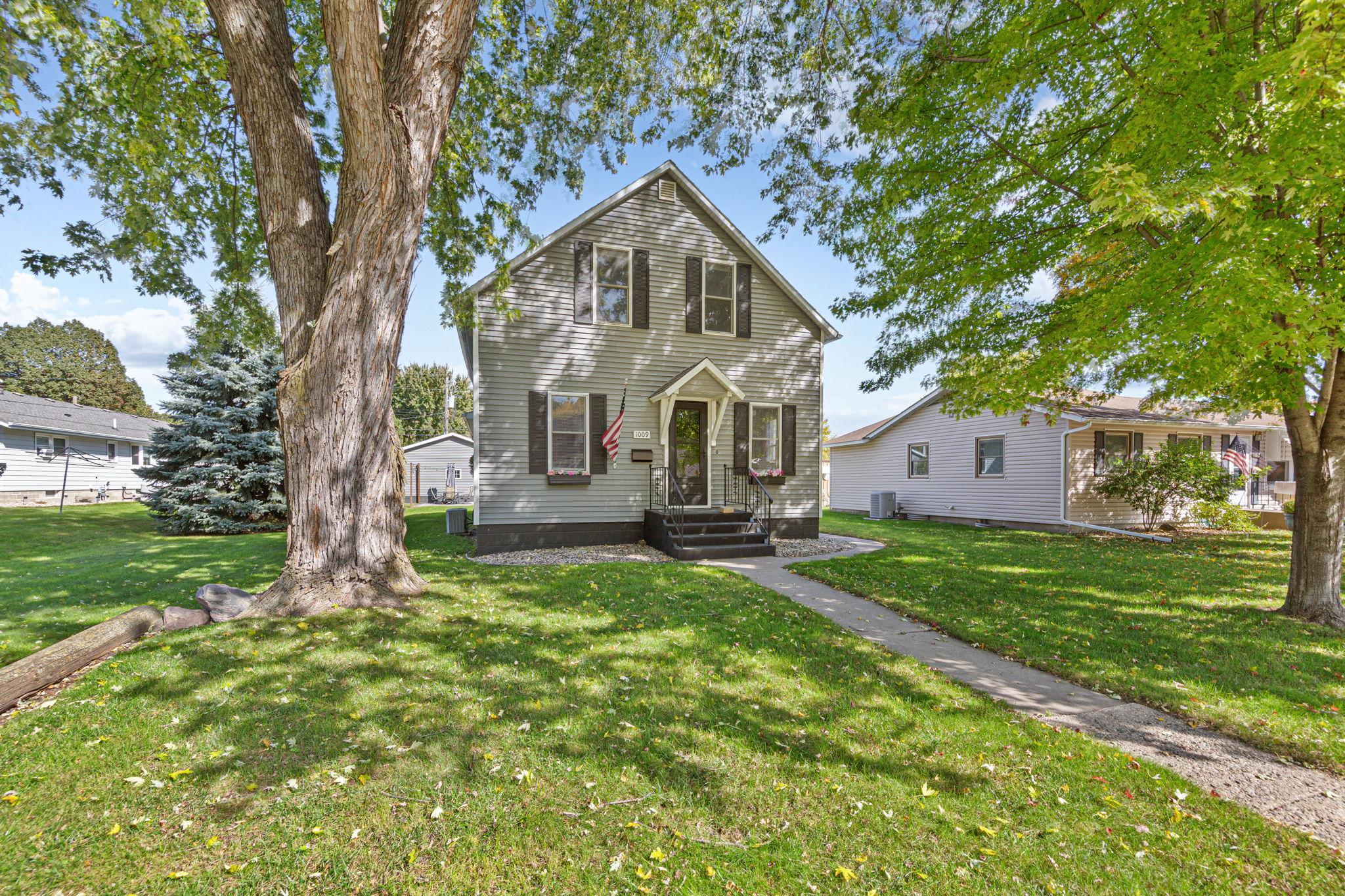 Property photo for 1009 S Jefferson Street, New Ulm, MN 56073