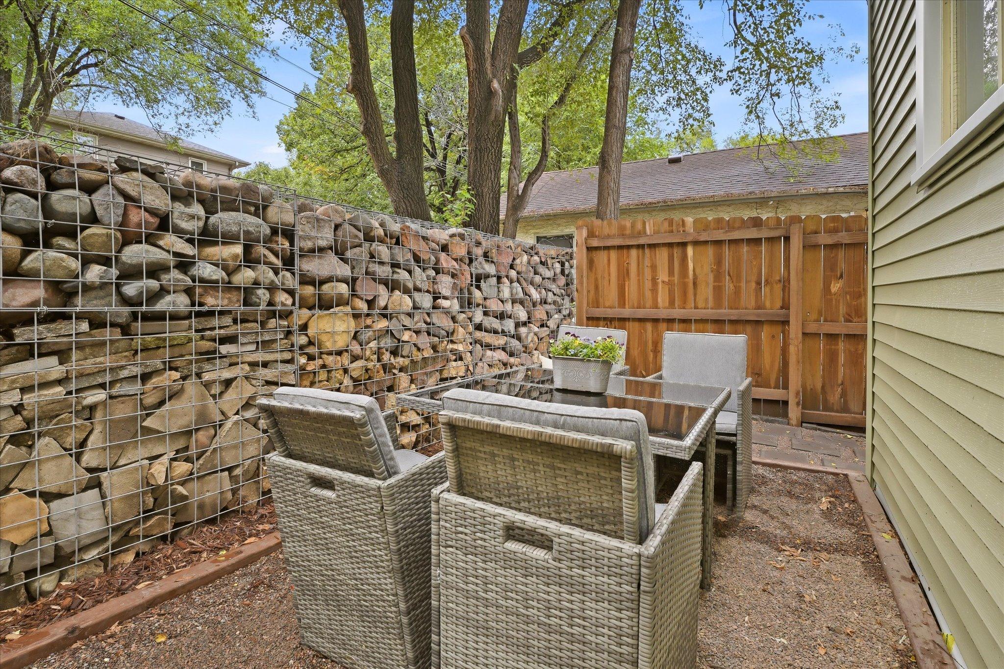 Fabulous restaurants and neighborhood amenities are just down the street!