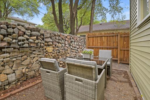 Fabulous restaurants and neighborhood amenities are just down the street!
