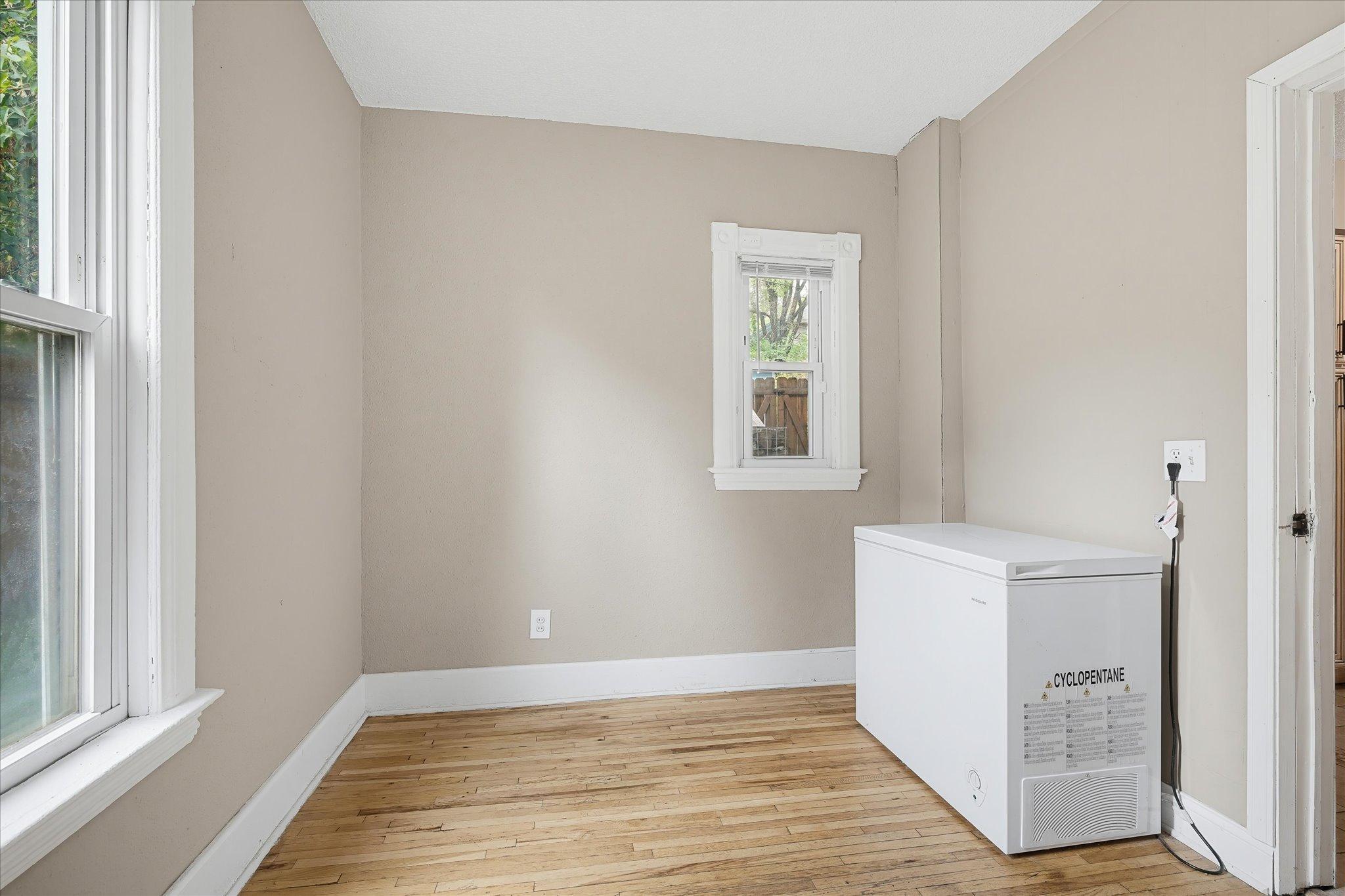 This versatile space makes a great pantry or storage area, transform it to suit your lifestyle!