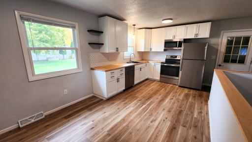 1537 22nd Avenue S, Fargo, ND 58103