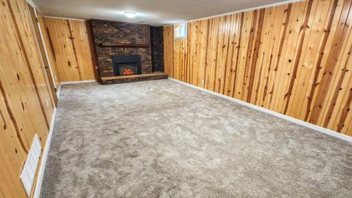 1537 22nd Avenue S, Fargo, ND 58103