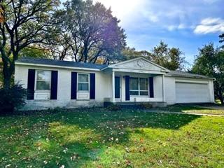 1704 2nd Street SE, St Cloud 3 Bedroom, 1 1/2 Bath Ranch Style Home with 2 Stall Garage