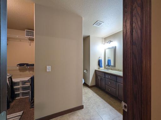 222 30th Avenue E, West Fargo, ND 58078