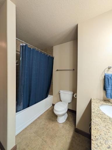 222 30th Avenue E, West Fargo, ND 58078