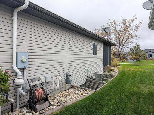222 30th Avenue E, West Fargo, ND 58078