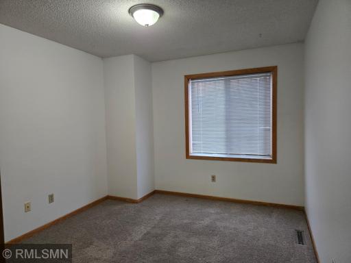 949 Old Steine Circle, New Brighton, MN 55112