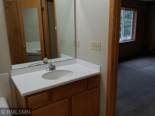 949 Old Steine Circle, New Brighton, MN 55112