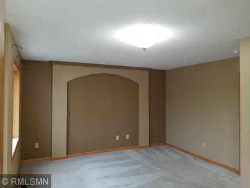 949 Old Steine Circle, New Brighton, MN 55112