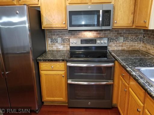949 Old Steine Circle, New Brighton, MN 55112