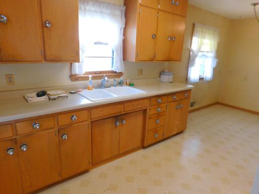 710 Edgar Avenue, Saint Paul, MN 55117
