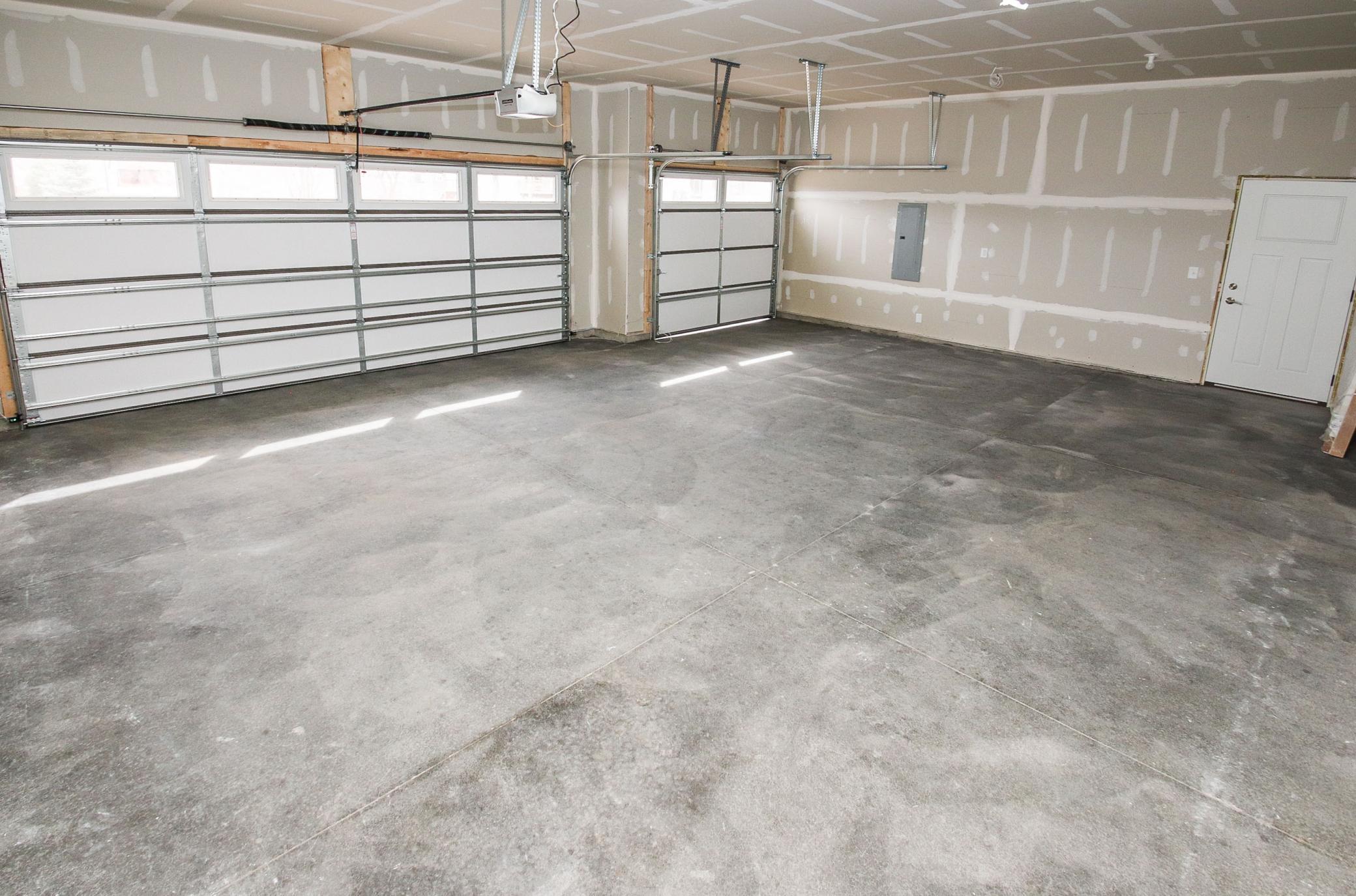 3 Car Garage