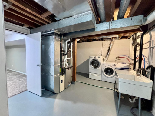 1414 W Danube Road, Minneapolis, MN 55432